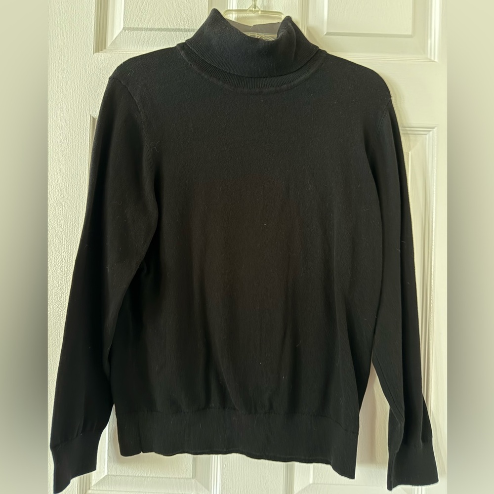 T188- Andrew Marc Women's Black Turtleneck Sweater